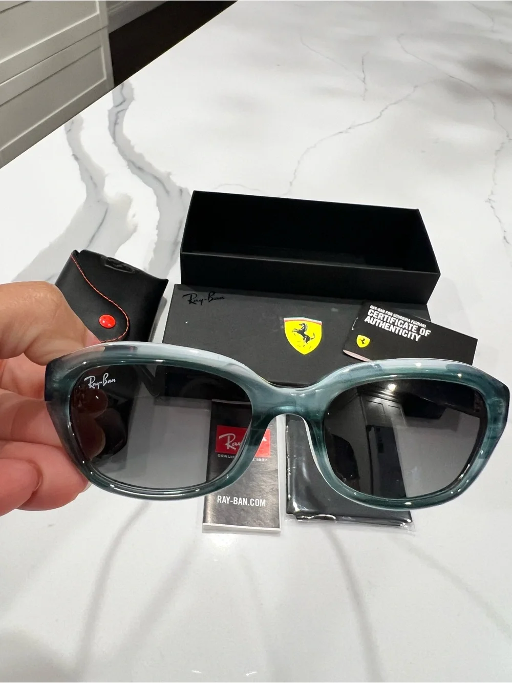 Ray-Ban must have